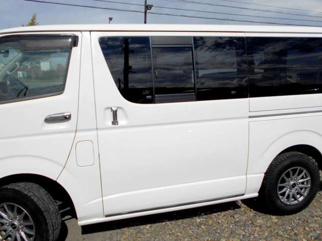 Toyota Regius Ace 7
