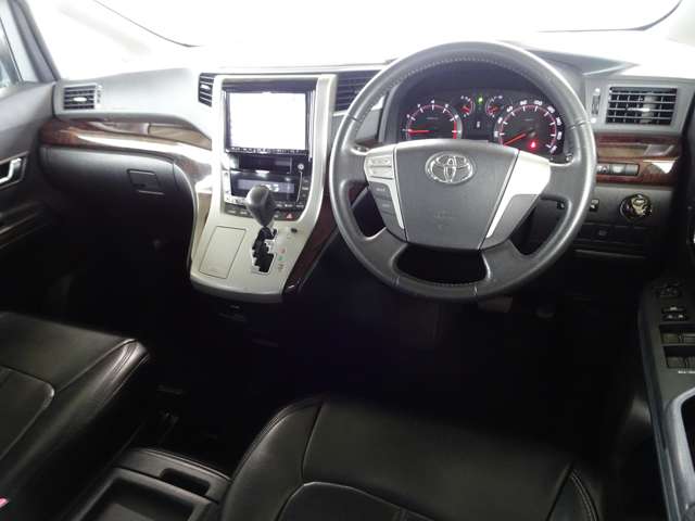 Toyota Vellfire 11