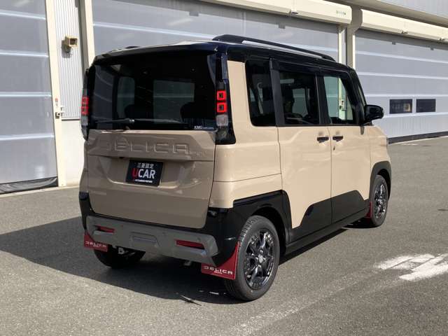 Mitsubishi Delica Mini 11
