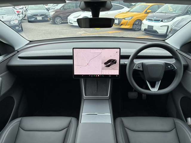 Tesla Model Y 8