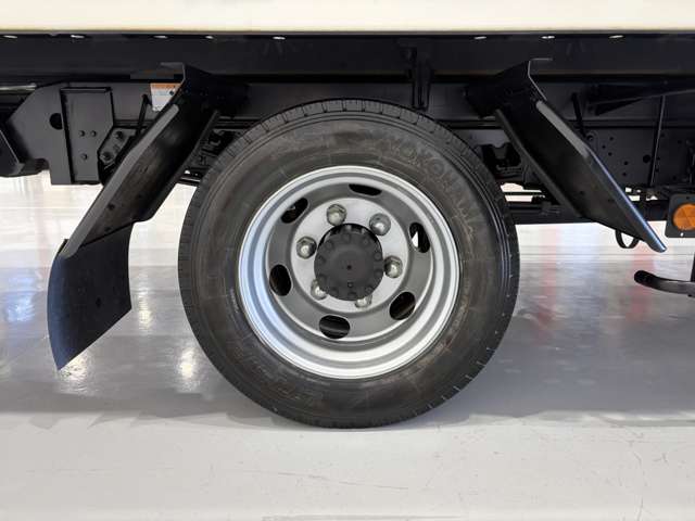 Hino Dutro 11