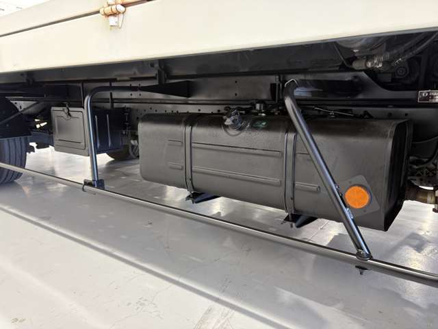 Hino Dutro 12