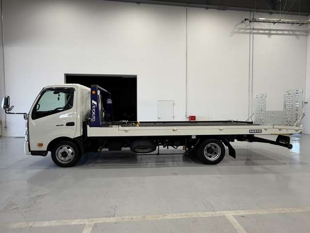 Hino Dutro 4