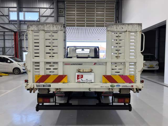 Hino Dutro 6