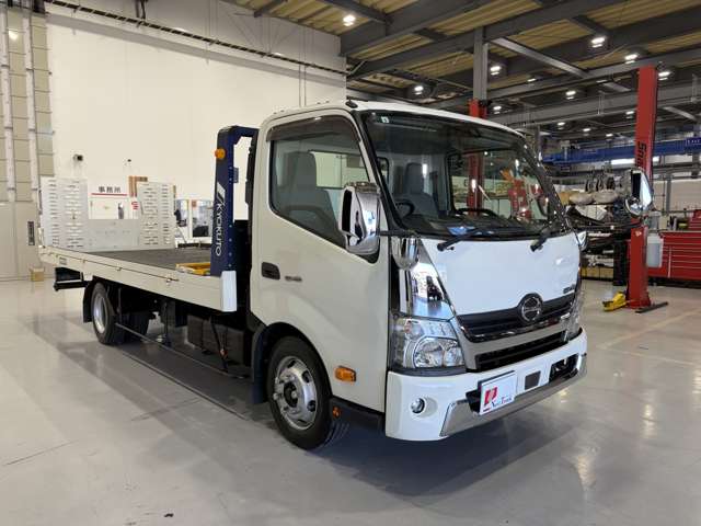 Hino Dutro 9