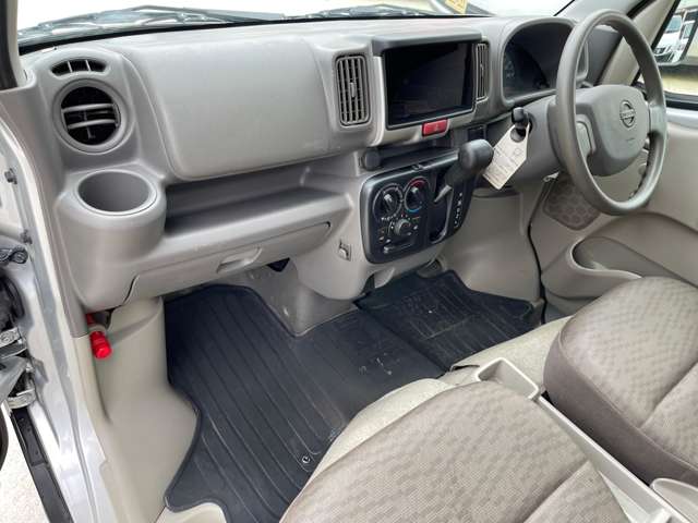 Nissan NV100 Clipper 11