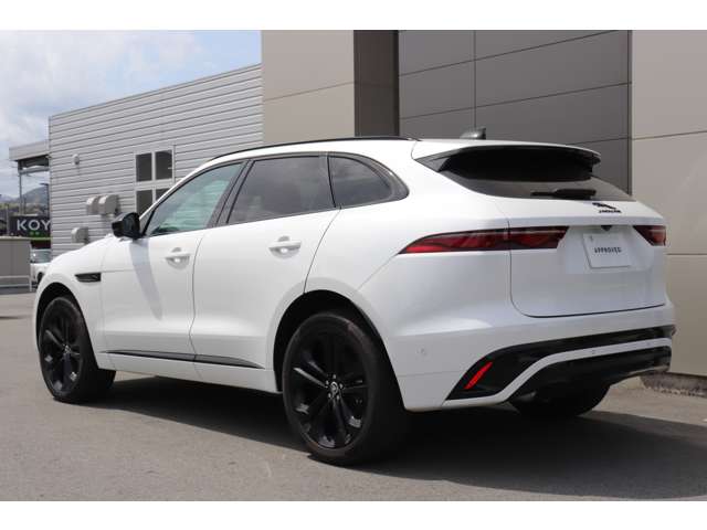 Jaguar F-Pace 8