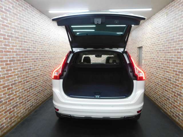 Volvo XC60 8