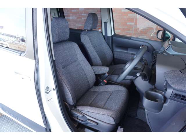 Toyota Sienta 11