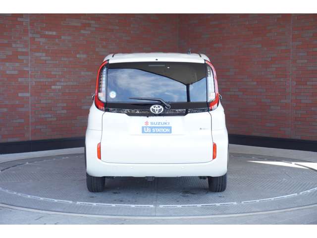 Toyota Sienta 7