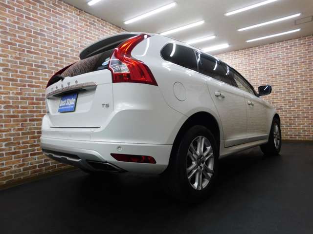 Volvo XC60 4