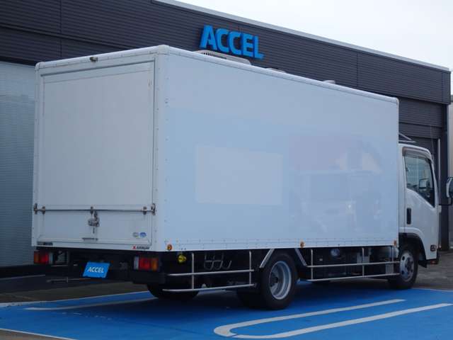Isuzu Elf 11