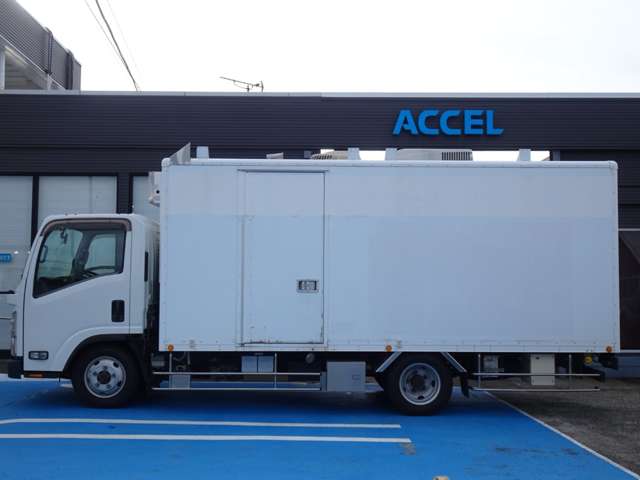 Isuzu Elf 8