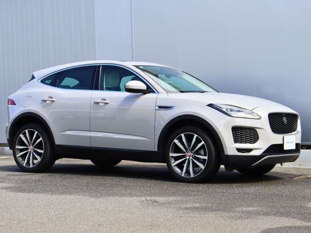 Jaguar E-Pace 12