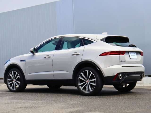 Jaguar E-Pace 8