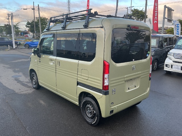 Honda N-VAN 8