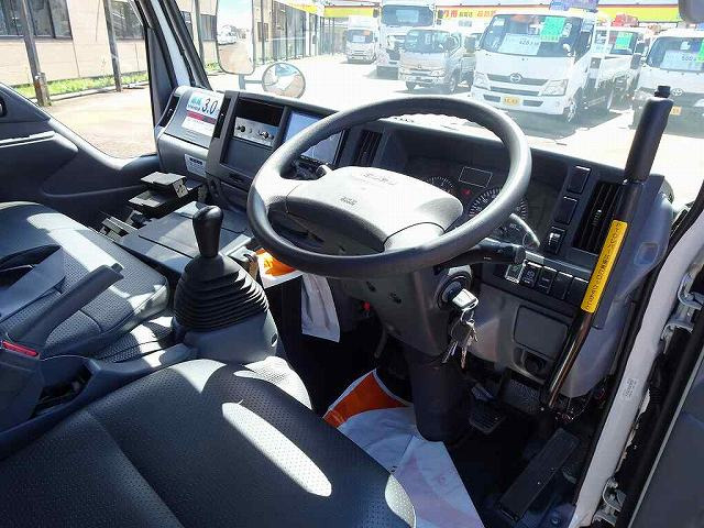 Isuzu Elf 4