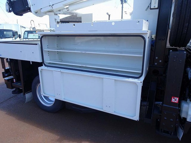 Isuzu Elf 7