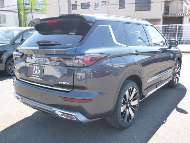 Mitsubishi Outlander 2