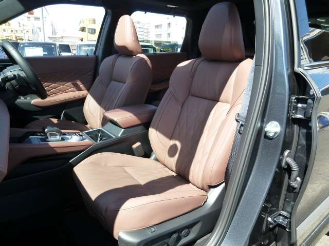 Mitsubishi Outlander 4