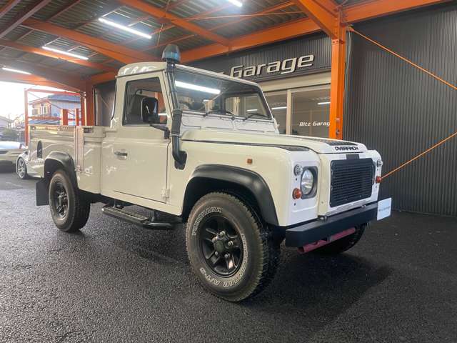 Land Rover Defender 7