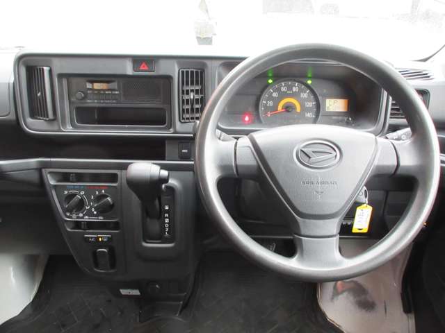 Daihatsu Hijet Cargo 12