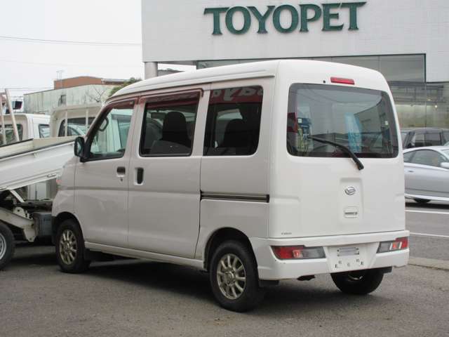 Daihatsu Hijet Cargo 8