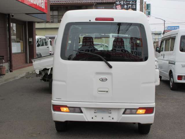 Daihatsu Hijet Cargo 9