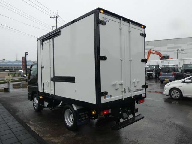 Mitsubishi Fuso Canter 7