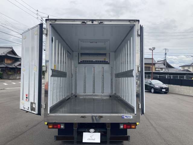 Mitsubishi Fuso Canter 2