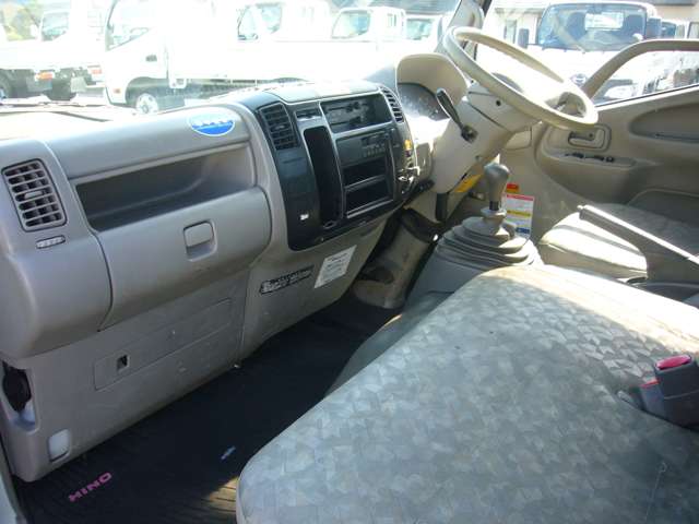 Hino Dutro 3