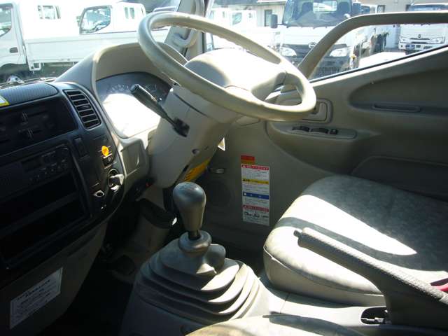 Hino Dutro 5