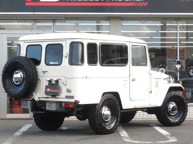 Toyota Land Cruiser 40 6