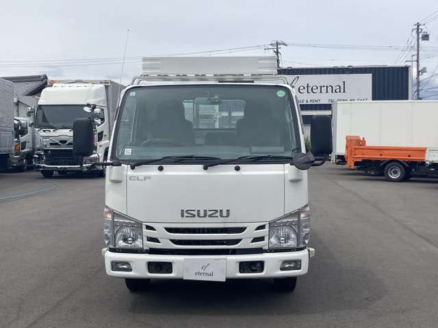 Isuzu Elf 12