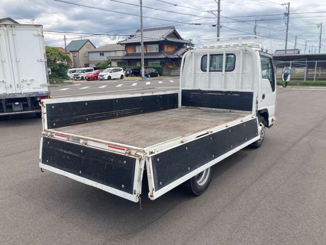 Isuzu Elf 3