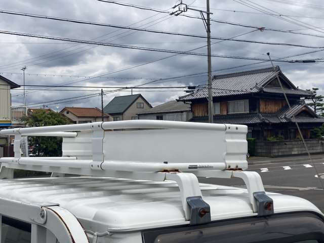 Isuzu Elf 4
