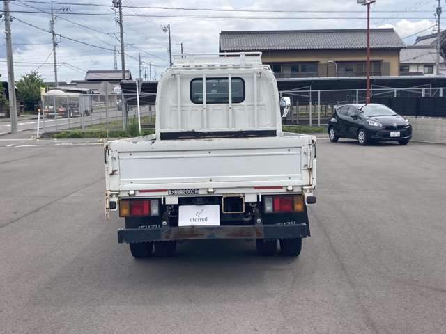 Isuzu Elf 8
