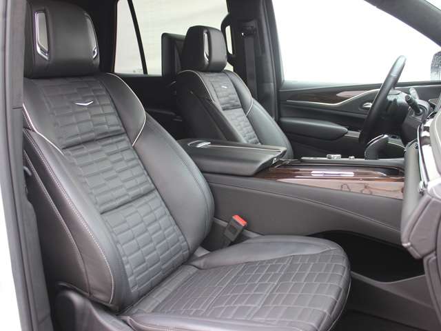 Cadillac エスカレード 6