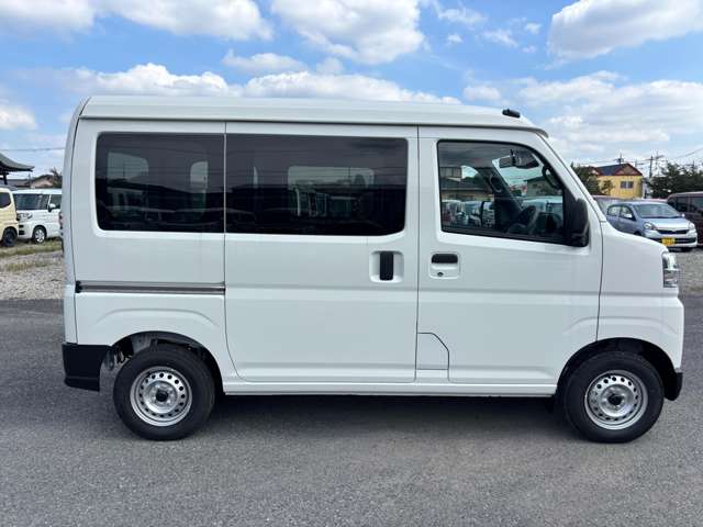 Daihatsu Hijet Cargo 6