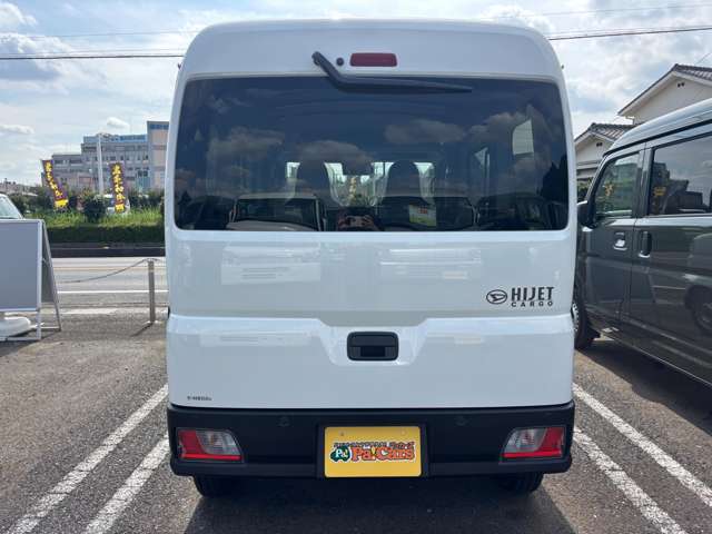 Daihatsu Hijet Cargo 9