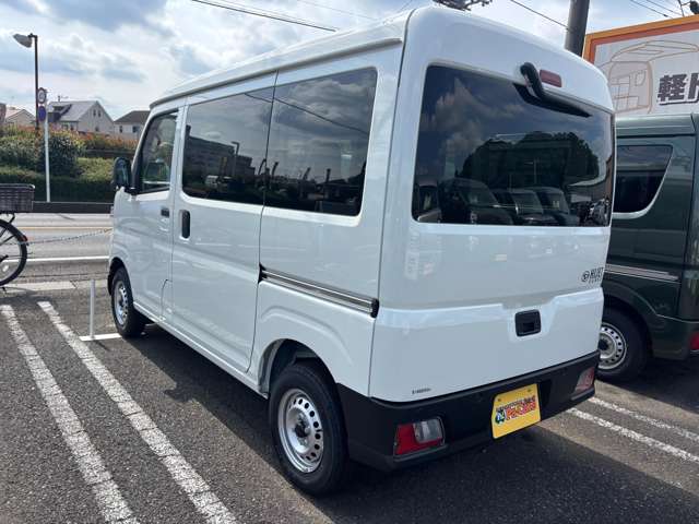 Daihatsu Hijet Cargo 10