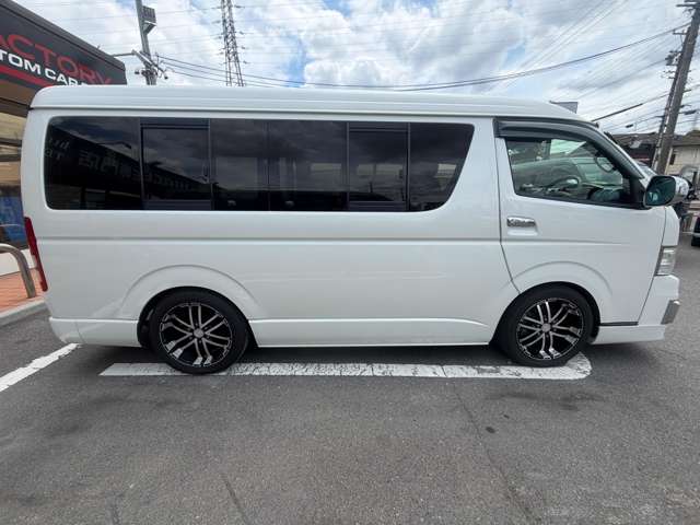 Toyota Hiace 3