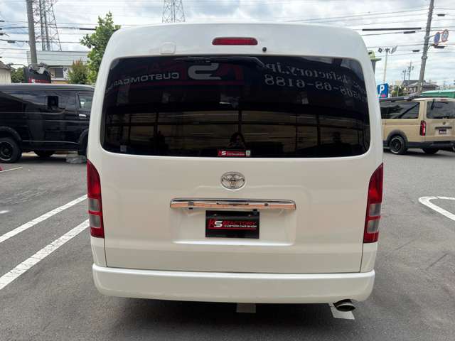 Toyota Hiace 5