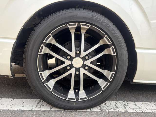 Toyota Hiace 8