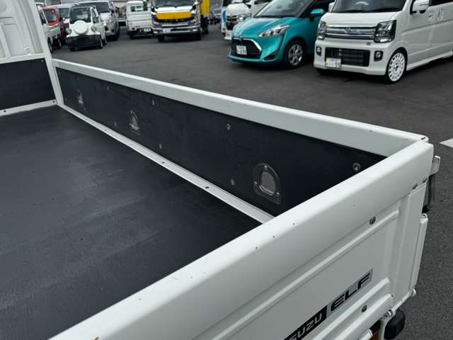 Isuzu Elf 11