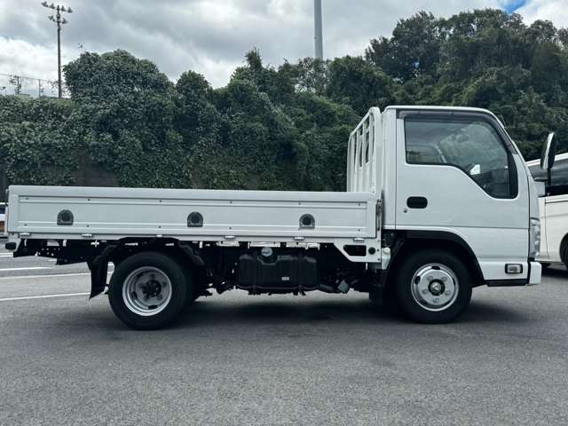 Isuzu Elf 4