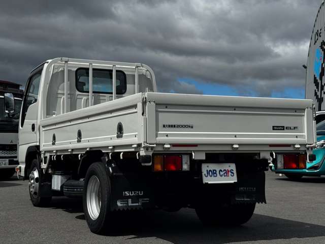 Isuzu Elf 7
