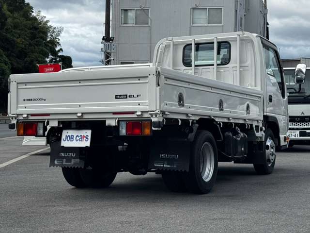 Isuzu Elf 8