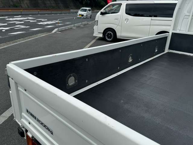 Isuzu Elf 10