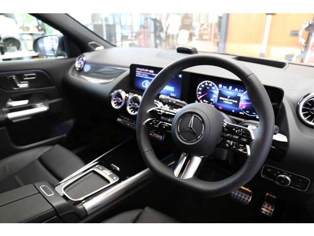 Mercedes-Benz GLA-Class 11